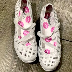 Skechers New Mary Jane White Flats size 9